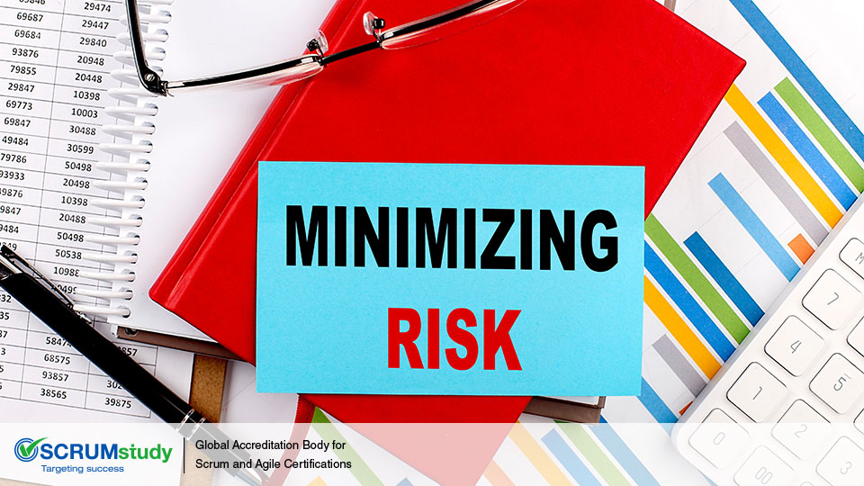 How Scrum framework minimizes risks (threats) in projects?